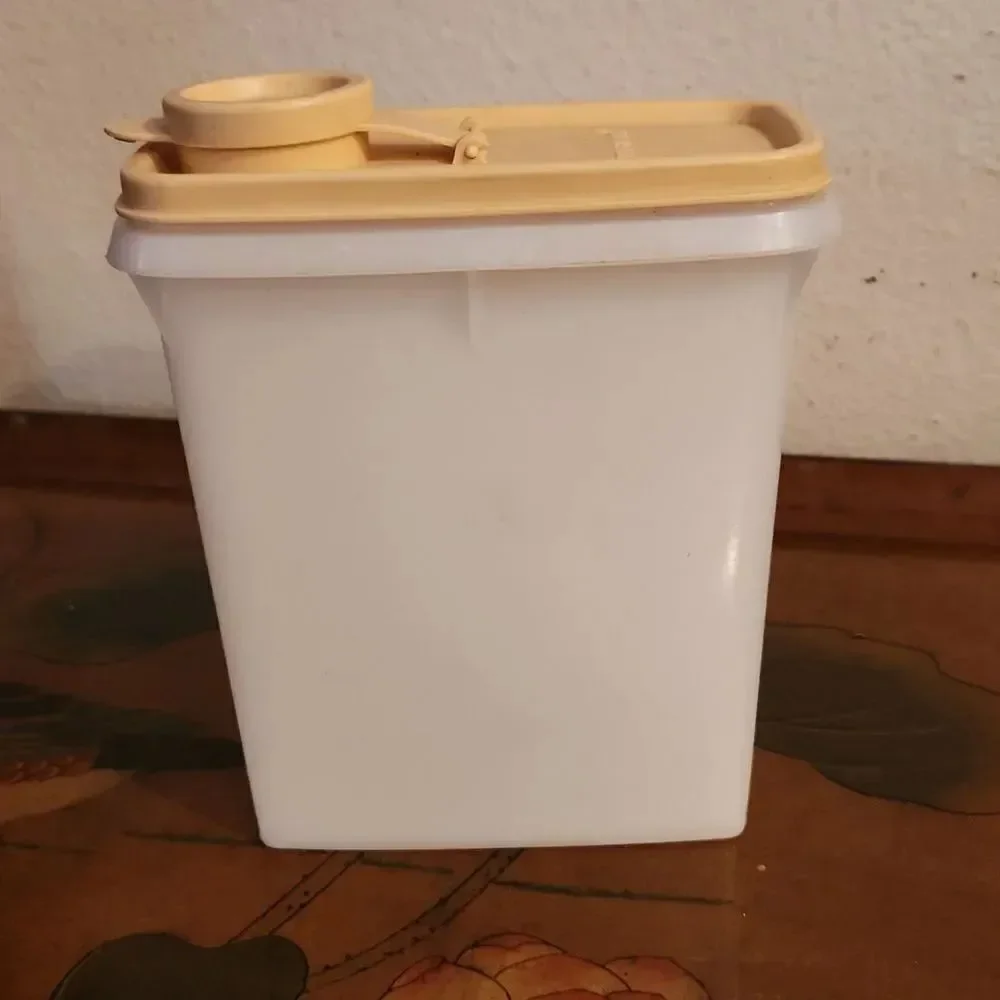 Tupperware Pour & Store Container 509-11 499-12